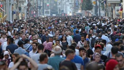 N&uuml;fus piramidi tersine d&ouml;n&uuml;yor: T&uuml;rkiye yaşlanıyor
