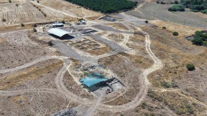 Tarlada fidan dikerken bulunmuştu: Elazığ'da hamam, kilise ve &ccedil;ocuk mezarı ortaya &ccedil;ıktı