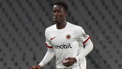 2 bin dolara gelmişti! S&uuml;per Lig ekibine milyonlar kazandırarak gidiyor