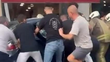 Beykoz&rsquo;da otomobil yayaların arasına daldı: S&uuml;r&uuml;c&uuml; ve 5 kişi yaralandı