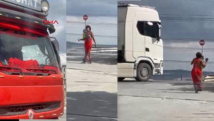 Hadımk&ouml;y'de yoldan ge&ccedil;en ara&ccedil;lara taş atan kadın trafiği alt&uuml;st etti
