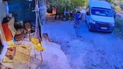 Antalya'da kahreden kaza: 1,5 yaşındaki oğlunun &ouml;l&uuml;m&uuml;ne sebep oldu