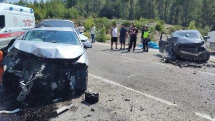 Antalya'da otomobiller &ccedil;arpıştı: 1 &ouml;l&uuml;, 3 yaralı