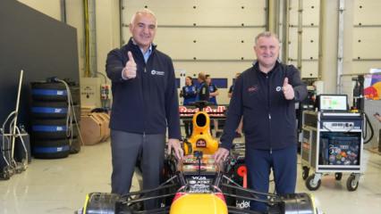 Bakan Ersoy m&uuml;jdeyi verdi: Formula 1 T&uuml;rkiye&rsquo;ye geri d&ouml;n&uuml;yor! İşte anlaşmanın detayları