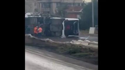 B&uuml;y&uuml;k&ccedil;ekmece&rsquo;de feci kaza: &Ccedil;ok sayıda yaralı var...