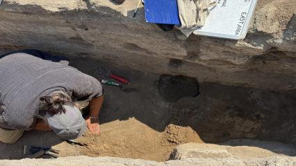 &Ccedil;atalh&ouml;y&uuml;k&rsquo;te yeni keşif: &Ouml;l&uuml;ler evinin yanında 8 bebek iskeleti ortaya &ccedil;ıktı