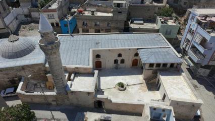 Depremde hasar g&ouml;ren iki tarih&icirc; cami Mevlid Kandili&rsquo;nde yeniden ibadete a&ccedil;ılıyor