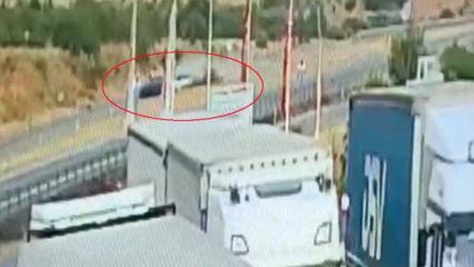 Gaziantep'te d&ouml;rt kişinin &ouml;ld&uuml;ğ&uuml; feci kaza saniye saniye g&uuml;venlik kamerasında!