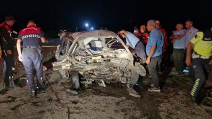 iki otomobilin kafa kafaya &ccedil;arpıştı: 1 &ouml;l&uuml;, 1 yaralı