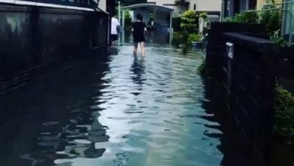 Japonya&rsquo;da alarm! 400 bin kişiye sel uyarısı