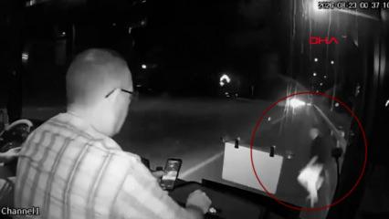 Samsun'da feci &ouml;l&uuml;m kamerada: Bariyerden atladı, otob&uuml;s&uuml;n altında kaldı