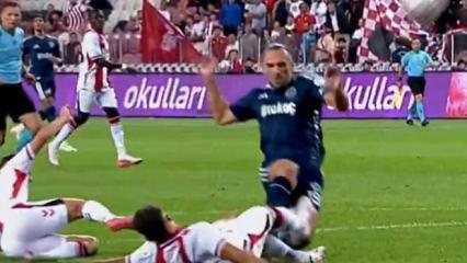 Samsun'da g&ouml;zler hakeme d&ouml;nd&uuml;! Fenerbah&ccedil;e penaltı bekledi