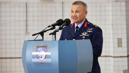 Tuğgeneral Alper Gezeravcı r&uuml;tbelerini taktı