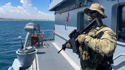 T&uuml;rk Deniz Kuvvetleri ve Somali ordusu, korsanların ka&ccedil;ırdığı y&uuml;k gemisini kurtardı