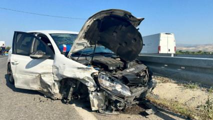 Otomobil motosiklete &ccedil;arptı: 1 &ouml;l&uuml;, 1'i bebek 3 yaralı