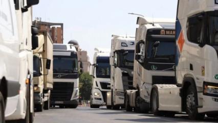 Almanya T&uuml;rk şof&ouml;r arıyor T&uuml;rk&ccedil;e sınav kolaylığı geliyor: Maaş 2 bin 800 avrodan başlıyor!