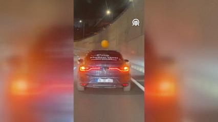 Karab&uuml;k bu ara&ccedil; i&ccedil;in seferber oldu!Camdaki yazı okuyanları duygulandırdı