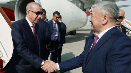 Bişkek&rsquo;te tarihi buluşma! Erdoğan&rsquo;a dikkat &ccedil;eken karşılama