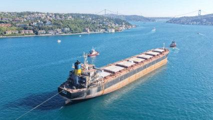 İHA saldırısına uğrayan gemi İstanbul Boğazı'ndan ge&ccedil;ti