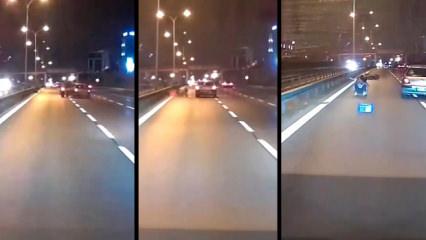 İstanbul'da trafik ter&ouml;r&uuml; kamerada: Otomobilin &ccedil;arptığı motosikletliler koşarak ka&ccedil;tı!