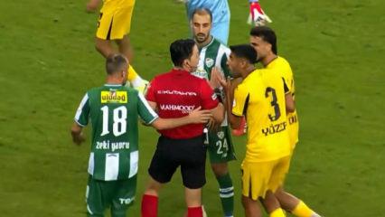 Kurallar alt&uuml;st oldu! Hakemin kararına futbolcular bile inanamadı