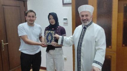 Ukraynalı kadın "Ayla"  ismini alarak M&uuml;sl&uuml;man oldu