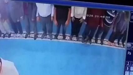 Camide kediyi tekmeledi, g&ouml;zaltına alındı!