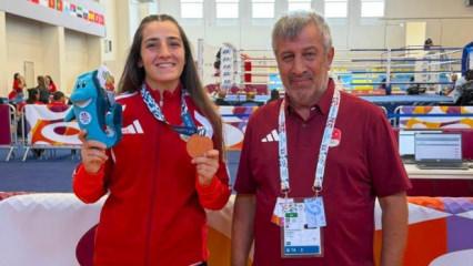 Sakaryalı milli boks&ouml;r, İtalya'dan bronz madalya ile d&ouml;n&uuml;yor
