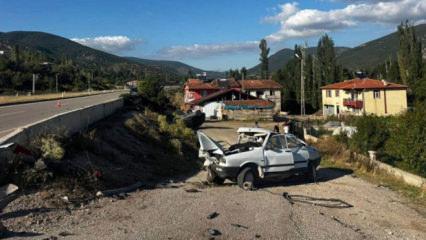 Tokat'ta iki otomobil &ccedil;arpıştı: 1 &ouml;l&uuml;, 3 yaralı