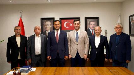 &Uuml;sk&uuml;dar'da se&ccedil;im &ouml;ncesi bomba gelişme: CHP'den istifa ederek AK Parti'ye ge&ccedil;tiler