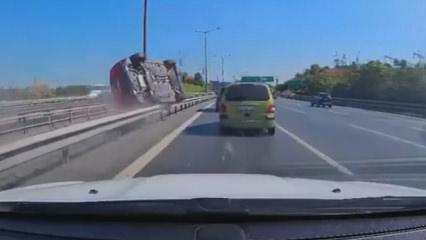 Ey&uuml;psultan'da feci kaza: Kontrolden &ccedil;ıkan otomobilin devrilme anı kamerada!