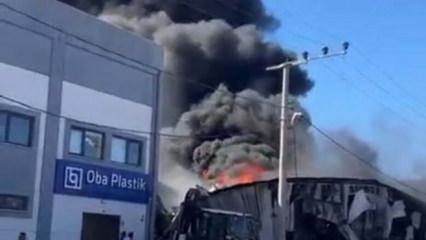 Balıkesir'de plastik fabrikasında yangın