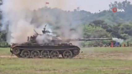 Askeri tatbikat sırasında tank patladı: 2 &ouml;l&uuml;