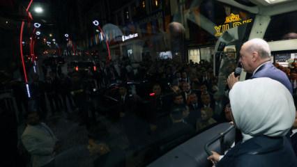 Cumhurbaşkanı Erdoğan Rize'de: İnşallah se&ccedil;imleri başarıyla atlatacağız