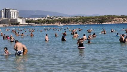 Didim plajları doldu taştı: Yaz keyfi eyl&uuml;l ayında da devam ediyor