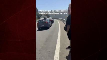 İspanya&rsquo;da dudak u&ccedil;uklatan kaza: Freni tutmayınca milyon dolarlık otomobile &ccedil;arptı