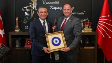 &Ouml;zg&uuml;r &Ouml;zel 'İ&ccedil;işleri Bakanlığı yapar' demişti Nil&uuml;fer Sezer ve 2 kadından &ccedil;arpıcı ifadeler