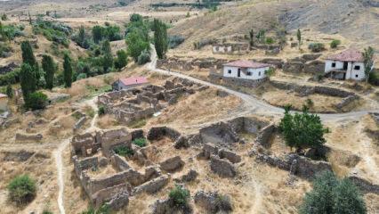 Sivas'ta koca k&ouml;yde bir aile yaşıyor! İlle de g&ouml;&ccedil; etmiyorlar 