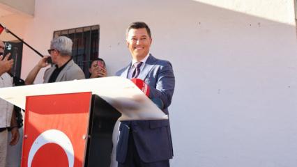 'Sokakta kalırım' diyen yaşlı teyzenin evini aynı g&uuml;n yıkmış: 'Sana AK Partililer baksın'