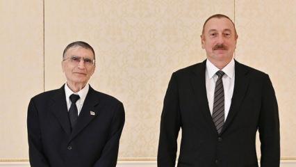 T&uuml;rk biliminin gururuna Azerbaycan&rsquo;dan b&uuml;y&uuml;k onur! Aliyev'den Sancar'a "Ş&ouml;hret" nişanı