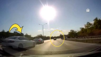Trafik magandası sollama yaparken başka araca &ccedil;arptı