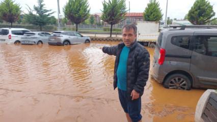 Rize'de sel felaketi! İki g&uuml;n &ouml;nce aldığı ara&ccedil; sular altında kaldı 