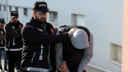 Adana'da zehir tacirlerine operasyonda 5 ş&uuml;pheli tutuklandı