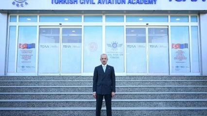 Bakan Uraloğlu, havacılıkta s&uuml;rd&uuml;r&uuml;lebilir yakıt hedeflerini a&ccedil;ıkladı