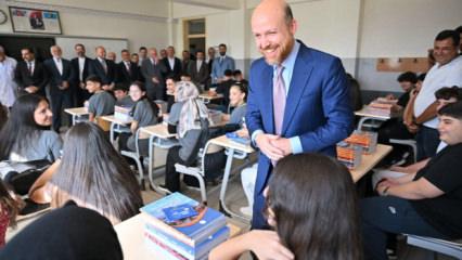 Bilal Erdoğan, Diyarbakır&rsquo;da &ouml;ğrenci ve &ouml;ğretmenlerle buluştu! Gen&ccedil;lere net mesaj...