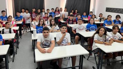 G&ouml;renler g&ouml;zlerine inanamıyor: 27 &ccedil;ift ikiz aynı okulda