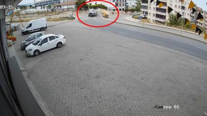 Bursa&rsquo;da hafriyat kamyonu, karşı şeride ge&ccedil;ip hem kamyona hem duvara &ccedil;arptı