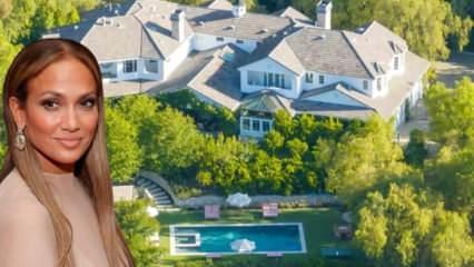 Jennifer Lopez yeni evinin kapılarını a&ccedil;tı! 18 milyon dolarlık malikanesinden ilk kareler