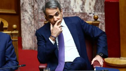 Mi&ccedil;otakis'ten provokatif Meis ziyareti: &lsquo;Deniz dalgalanmaya başladı&rsquo;