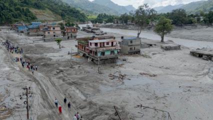 Nepal'deki sel felaketinde tablo ağırlaşıyor!